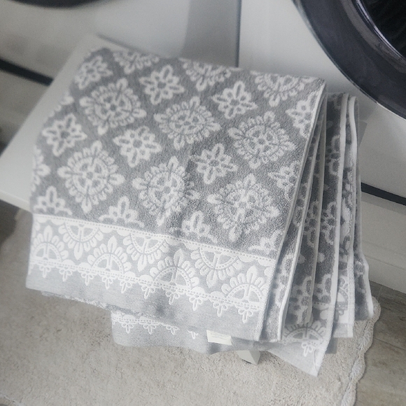 Pottery Barn Gray and White Decorative Towels - Picture 1 of 6